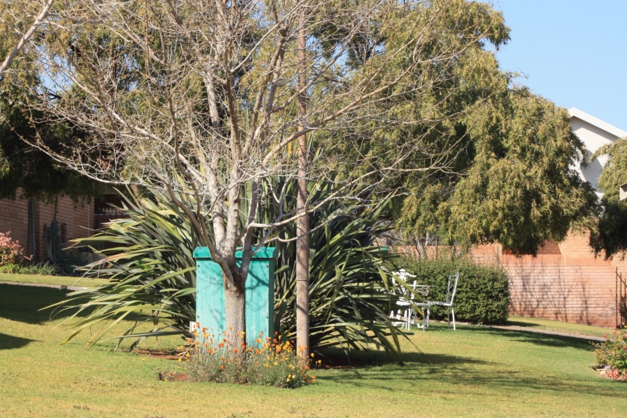2 Bedroom Property for Sale in Langenhovenpark Free State